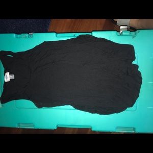 Black old navy tank with side slits